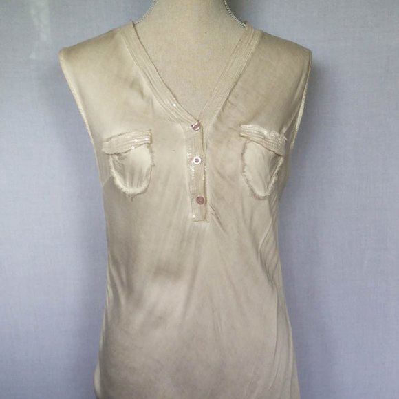 Lana V-Neck Sleeveless Top | Made in Italy - Picture 4 of 4